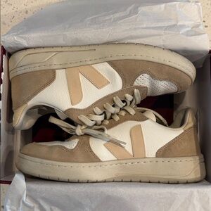 Veja Campo Kahki Beige Suede Leather Sneakers W8 EUC